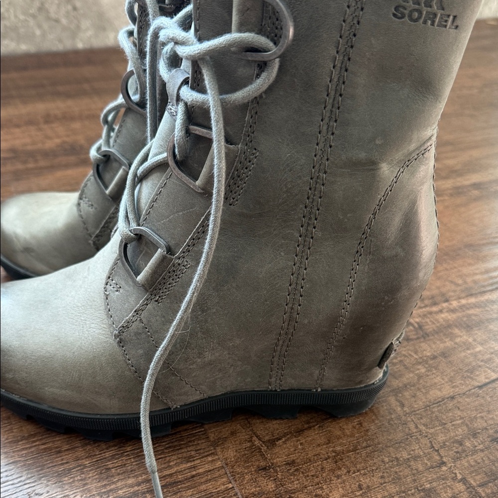 Sorel grey Lace-Up wedge boot